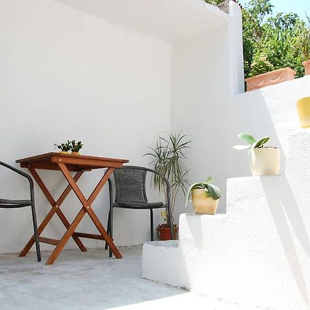 Charming Old Stone House Apartment Split Exterior photo